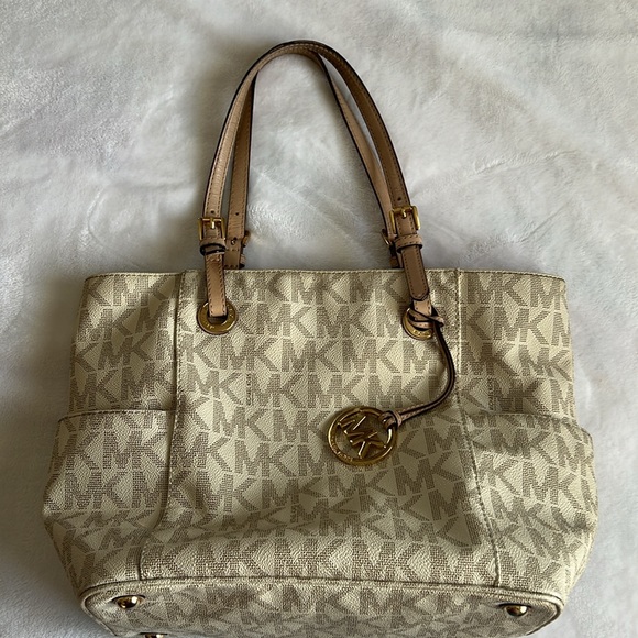 Michael Kors - Picture 3 of 10